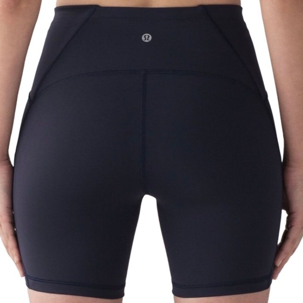 Lululemon Train Times Short 6” inseam Midnight Navy Size 6 Bike Shorts